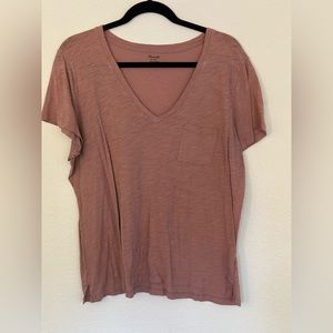 Mauve Madewell v neck tshirt. Fits tts size xl.